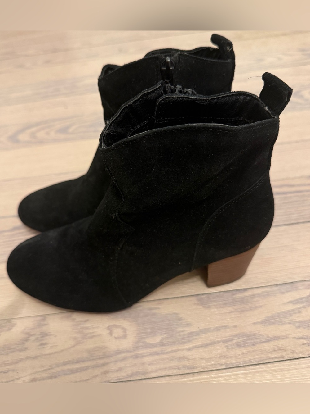 STEVE MADDEN Women’s Black Suede Ankle Booties Western Low Heel Size 5.5